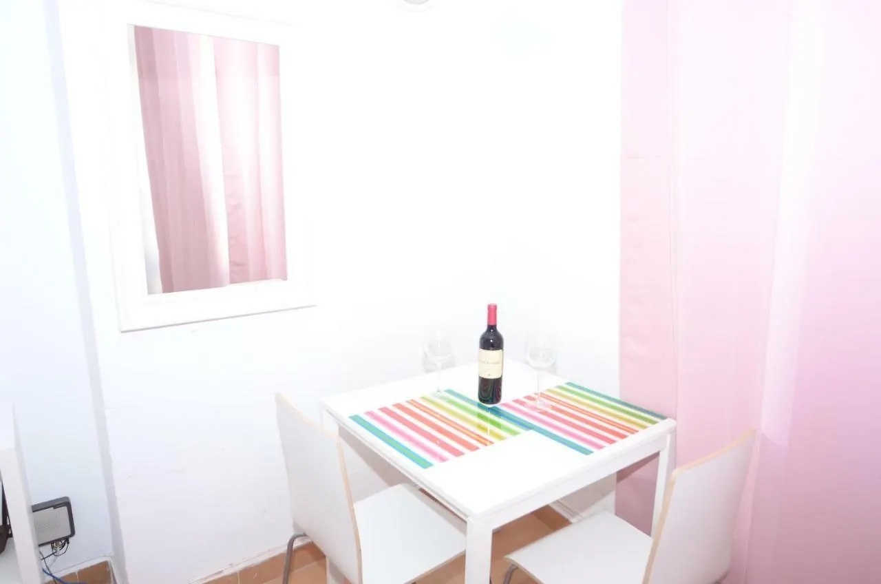 Big Room In Heart Dowtown Malaga Homestay